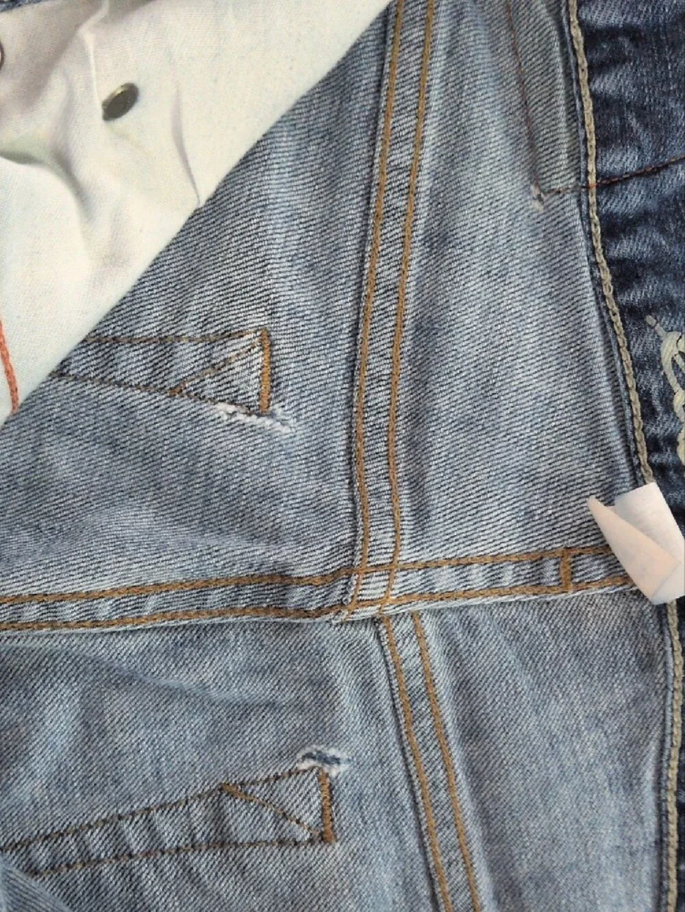Eddie Bauer Jeans Men’s Slim Straight Jeans in Medium Blue 32x32